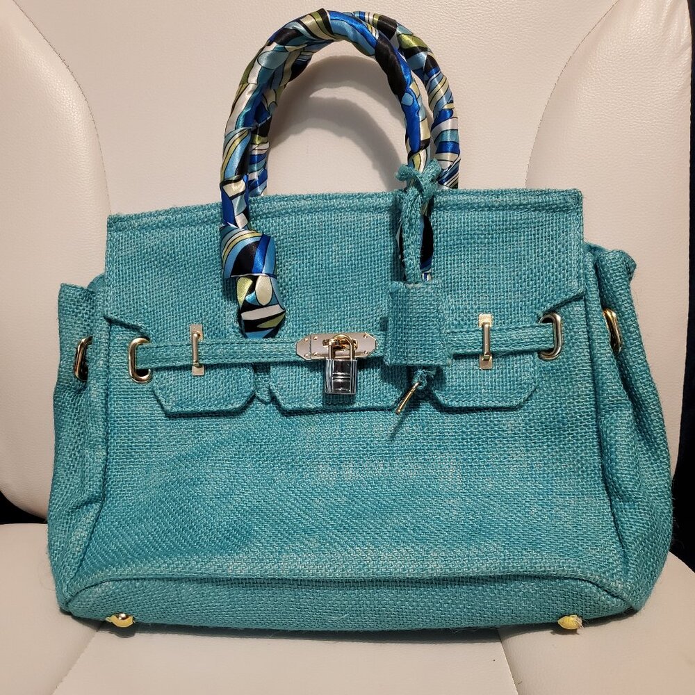 Unbranded medium tote